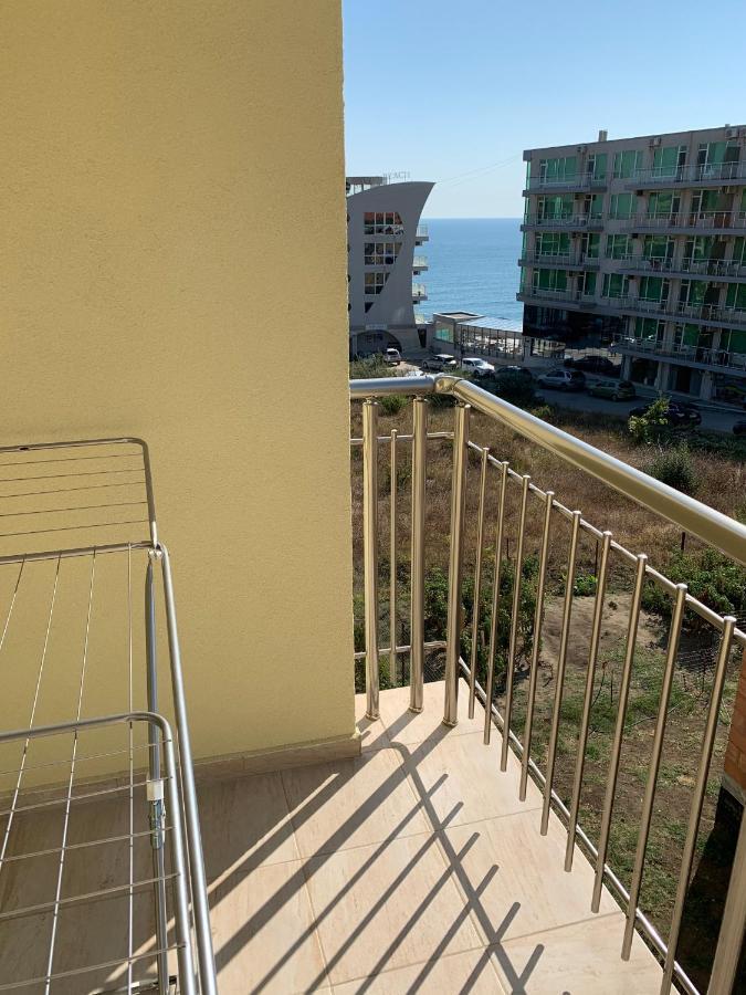 Byala Friendy Sea Apartaments Bagian luar foto