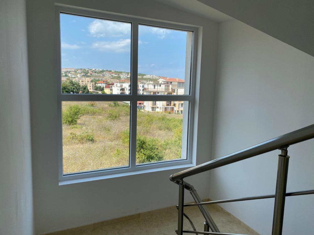 Byala Friendy Sea Apartaments Bagian luar foto